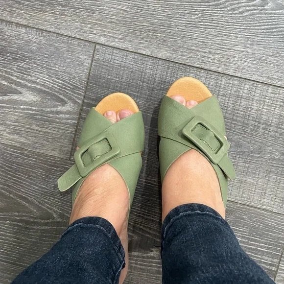 Chocolate Blu Galaxy Criss Cross Platform in Sage Green - Picture 4 of 4